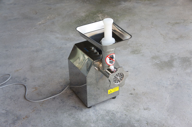 مفرمة اللحم الكهربائية