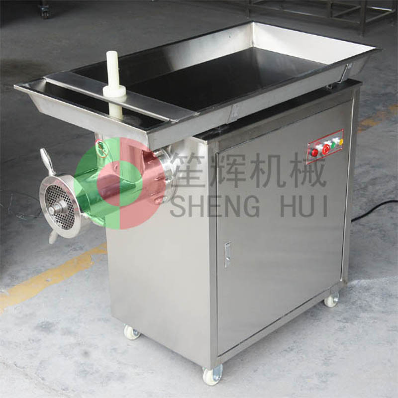 مفرمة اللحم الكهربائية