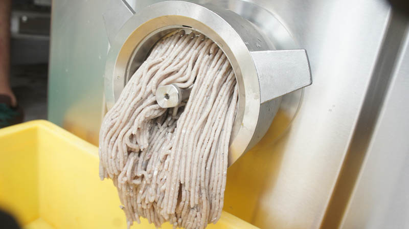 مفرمة اللحم اليدوية