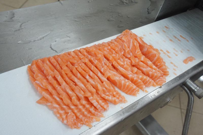 اداة تقطيع اللحم الي شرائح