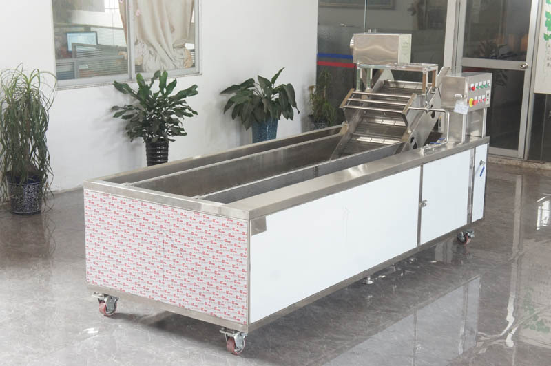 تستخدم غسالة الخضروات في العديد من الأماكن