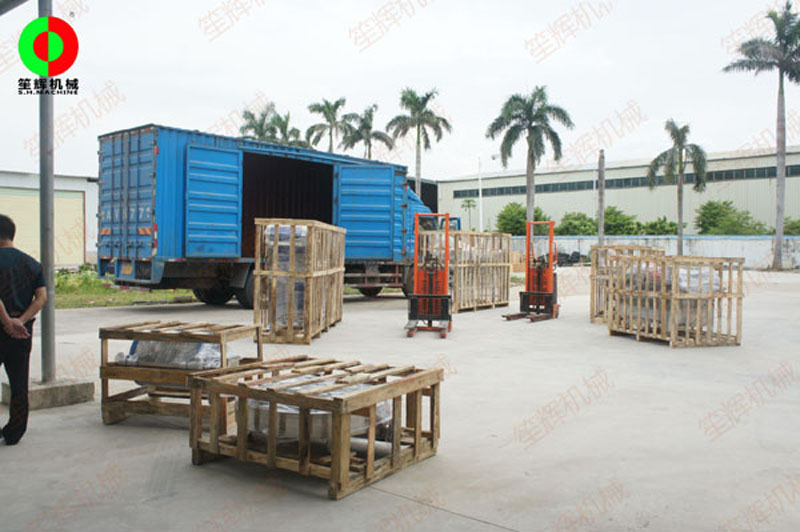 وأمر السيد وانغ بالانتهاء السلس من خط إنتاج تنظيف دوامة الخضار والفاكهة 1