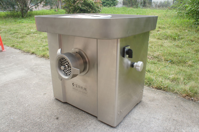 مفرمة اللحم الكهربائية