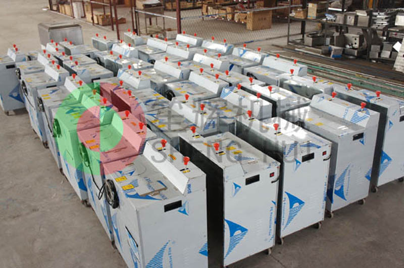 مفرمة اللحم الكهربائية