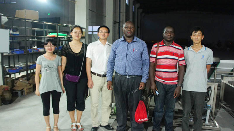 آلة غسل الخضار المستمر للعملاء في جنوب إفريقيا 3