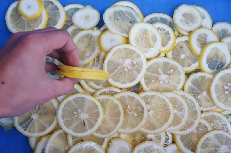 استخدام قطع الخضار واسع جدا