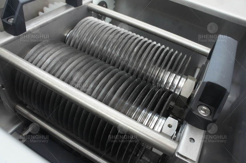 آلة تقطيع اللحوم 1