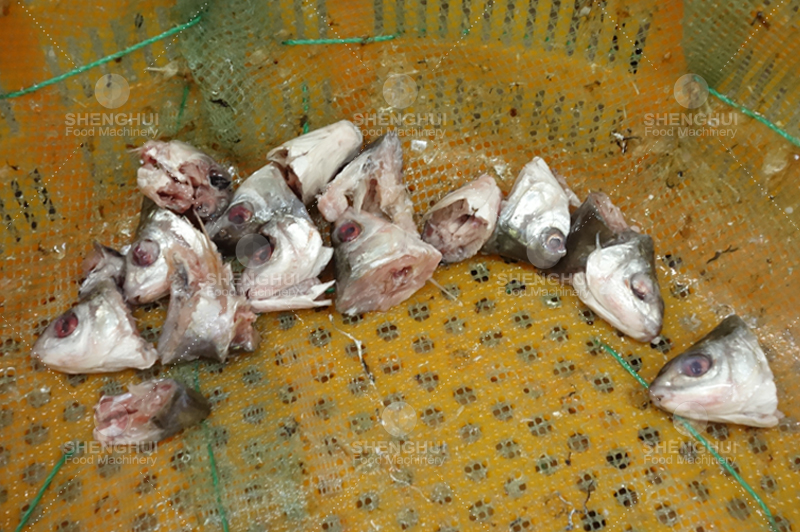 معدات إزالة الرأس والذيل