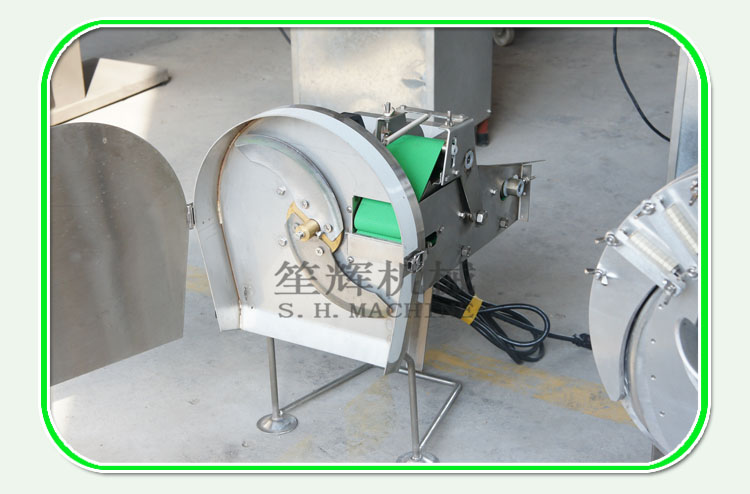 مستخدمى الانترنت في المطعم الغربي هو آلة قطع