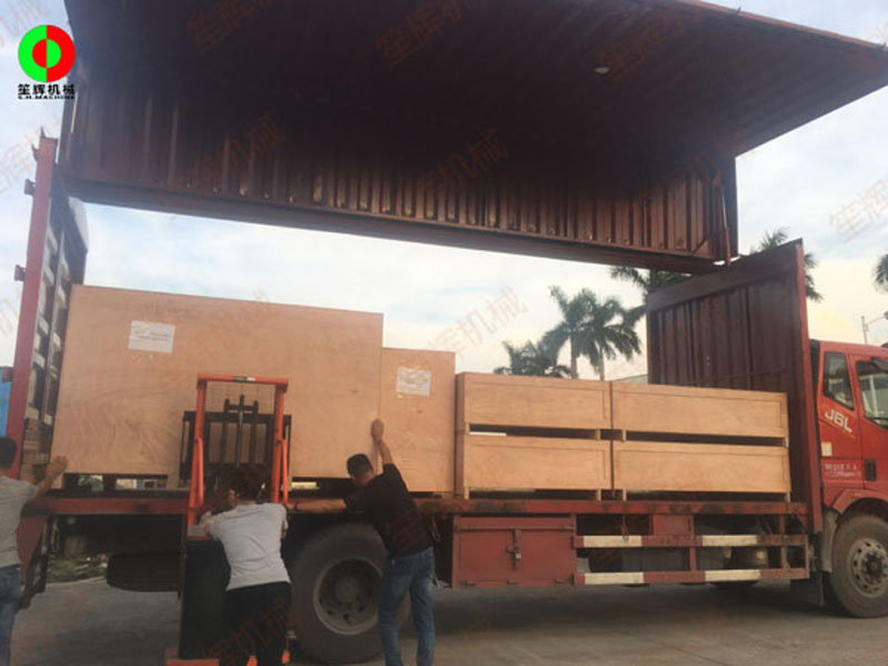 آلة تنظيف الخضار